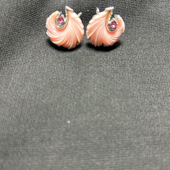 VTG Beautiful Amber Swirled Plastic Clip on earrings. Unbranded. - Picture 6 of 7